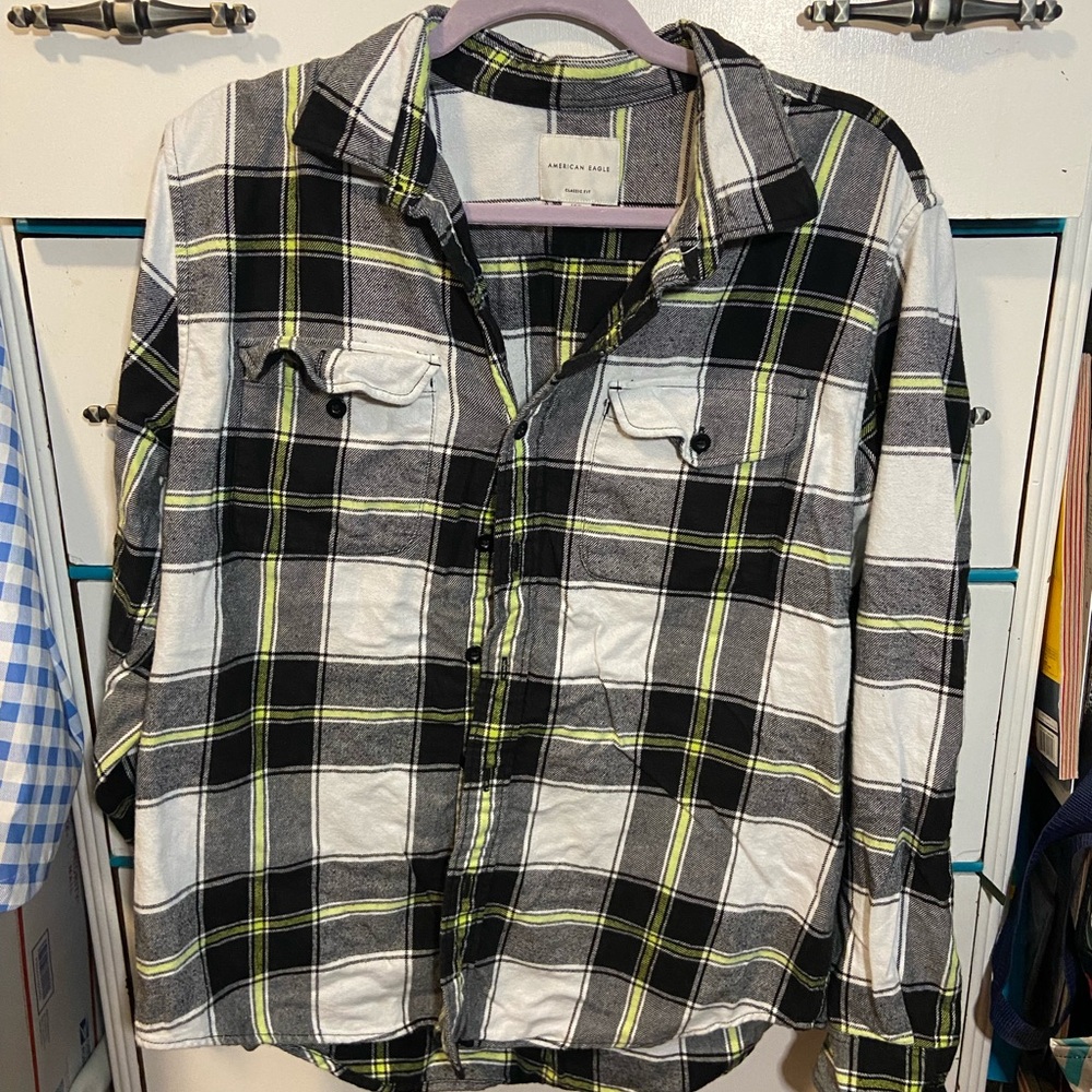 American Eagle Outfitters Men's Black, White, and Green Plaid Shirt